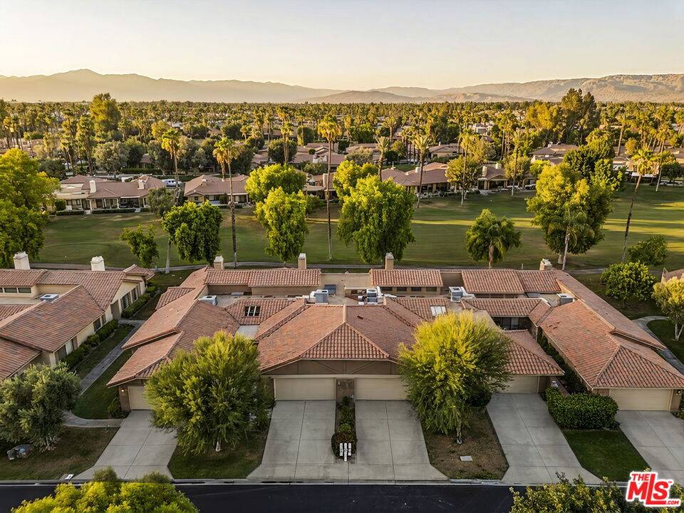 ocelotagents's tweet photo. New listing in Monterey Country Club 🌴 Step into a fully renovated 2BR+den, 2BA, 1,800 sq ft condo with sweeping fairway and mountain views – an ideal desert retreat or lock‑and‑leave getaway.

See more photos and details:
https://t.co/7XPPXvg9mj  

#PalmDesertRealEstate #MontereyCountryClub