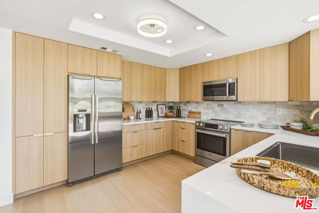 ocelotagents's tweet photo. New listing in Monterey Country Club 🌴 Step into a fully renovated 2BR+den, 2BA, 1,800 sq ft condo with sweeping fairway and mountain views – an ideal desert retreat or lock‑and‑leave getaway.

See more photos and details:
https://t.co/7XPPXvg9mj  

#PalmDesertRealEstate #MontereyCountryClub