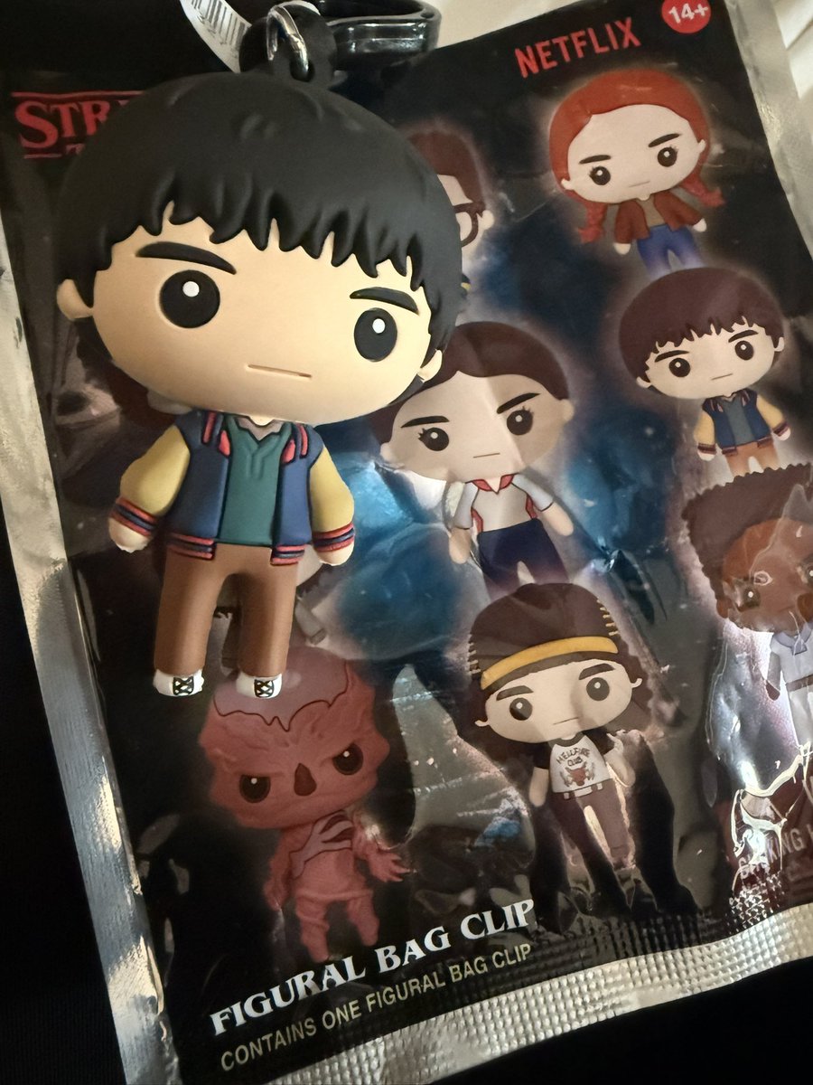 RedSkyeAtNite's tweet photo. Getting luckier with the bag clips. First one of this series and Will appears. #STMerch https://t.co/JrP1w4831Y