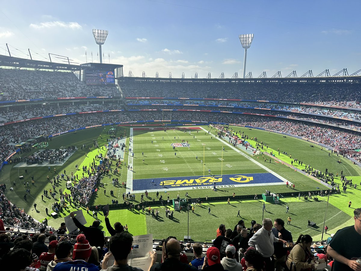 adriansal80's tweet photo. Looks amazing @49ers @RamsNFL #NFLAUS https://t.co/ctUFw3eRpJ