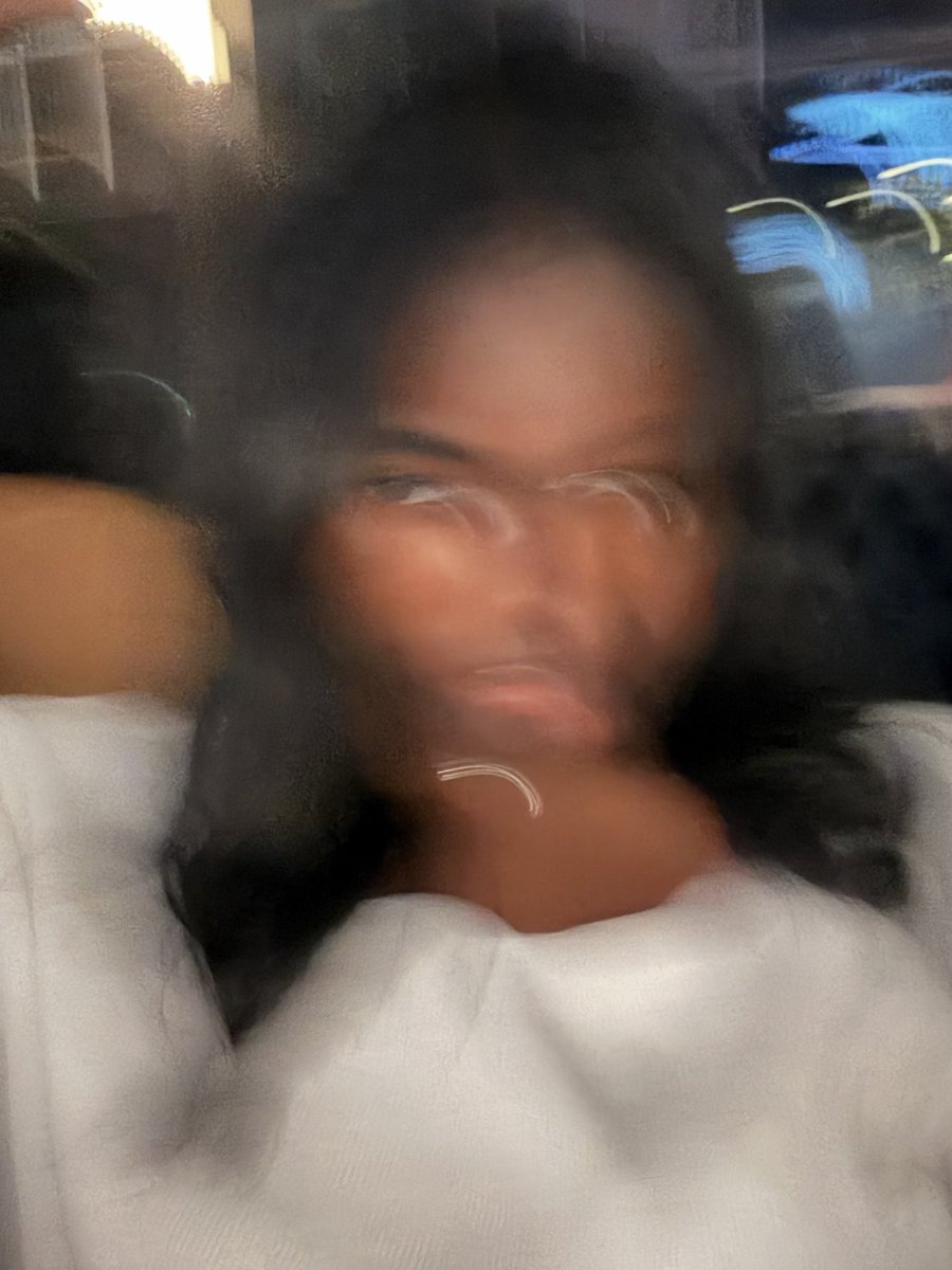 CityraL's tweet photo. Love a good blurry pic 🖤 https://t.co/QmJ7uW7lgT