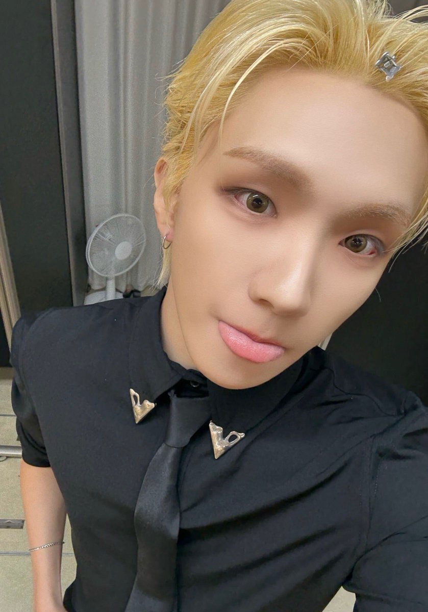 bndwiki's tweet photo. 🌟 [#WEVERSE UPDATE] 260911 #WOONHAK

Osaka, arigatou!! (Thank you) https://t.co/zqr0mpSVPJ