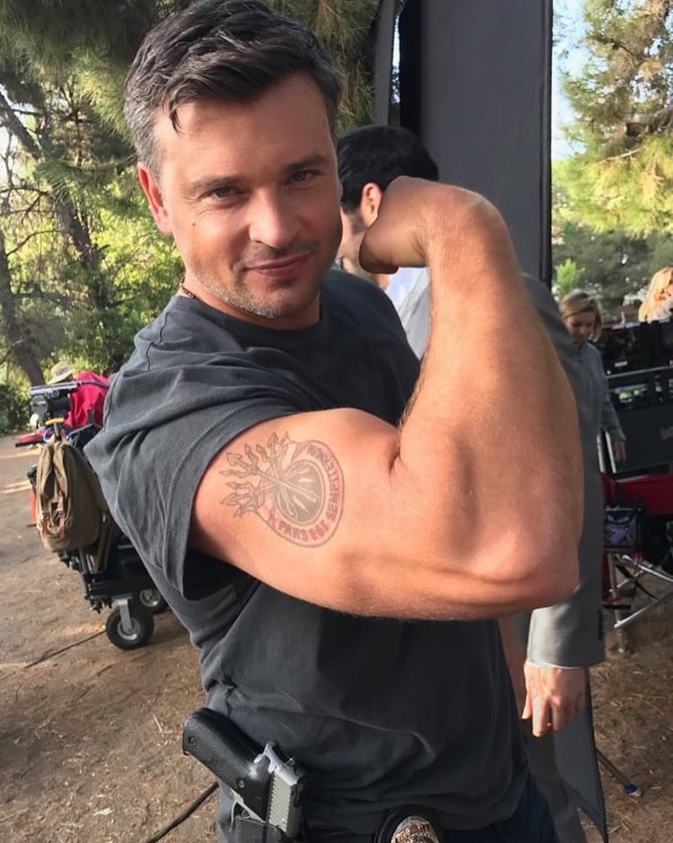 wellingfiles's tweet photo. tom (biceps) welling https://t.co/wKIv72V7DU