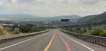 GN_Carreteras's tweet photo. #ViaLibre en #Michoacán tras cierre total de la circulación por #VehiculoIncendiado cerca del Km 003+900, de la carretera Pátzcuaro - Copándaro, a la altura de la localidad de Copándaro. Maneje con precaución. https://t.co/Jz4HaZlKtr