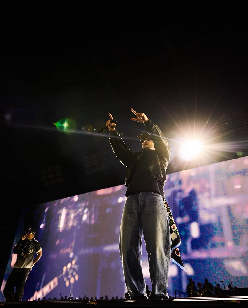 JTargentina's tweet photo. Mira lo que son esos fotones de @rocnation 🔥🔥🔥

JT hoy en el show de Jay Z en París, Francia https://t.co/3Emf7mljui