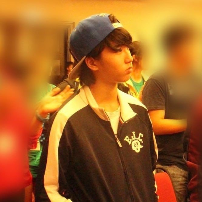 leeknowpats's tweet photo. eu sou o han predebut numa fonte diferente mas ainda semelhante, tipo arial narrow e sans https://t.co/9JKc8Olkhk
