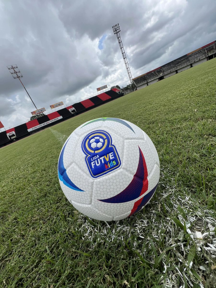 afepplus's tweet photo. La Liga FUTVE Kids 🫱🏻‍🫲🏼🏆⚽️

​Este torneo está diseñado bajo una visión de masificación deportiva con el firme propósito de captar nuevos talentos, fomentar valores y acercar el espectáculo del balompié nacional a los rincones más profundos del país. https://t.co/VpKKxhqQoA