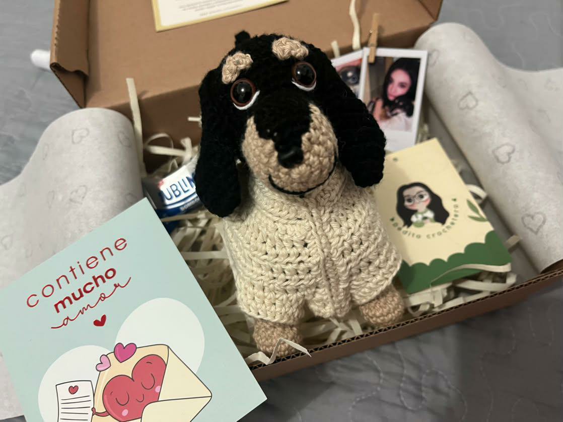 rongbby's tweet photo. YO SE LO REGALÉ, SE LO MANDÉ A PERSONALIZAR 😭😭😭
DEL SHOCK NO PUDE GRABAR, ASÍ QUE SI ALGUIEN POR AHÍ ESTUVO PRESENTE Y GRABÓ EL MOMENTO AGRADECERÍA ME PUEDA PASAR EL VIDEO, POR FAVOR 😭😭😭😭🤍
#aespa #ningning #seven #peru #sendoff https://t.co/GqpjWU4KOV