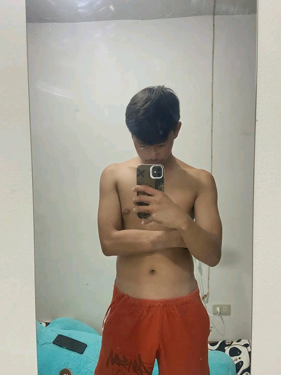 mattbotomesa's tweet photo. Cum na baby sa kwarto ko. Suck kita tapos ihardfuck moko🥹 https://t.co/SLHseQR3HZ
