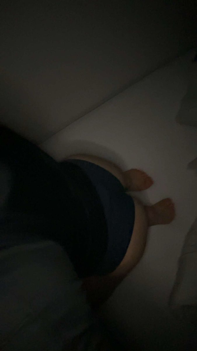 sharaaa22002's tweet photo. i got kicked out of my home can i stay at your place plss🥺 https://t.co/BMvBgkmZId