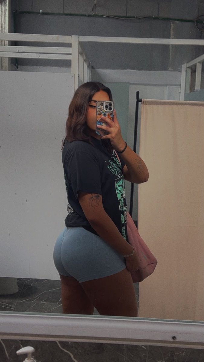QuetzaMarly's tweet photo. Reventando el culito en el gym por qué no me los revienta nadie 🥺❤️‍🔥🍒 https://t.co/ofjzwPDldR