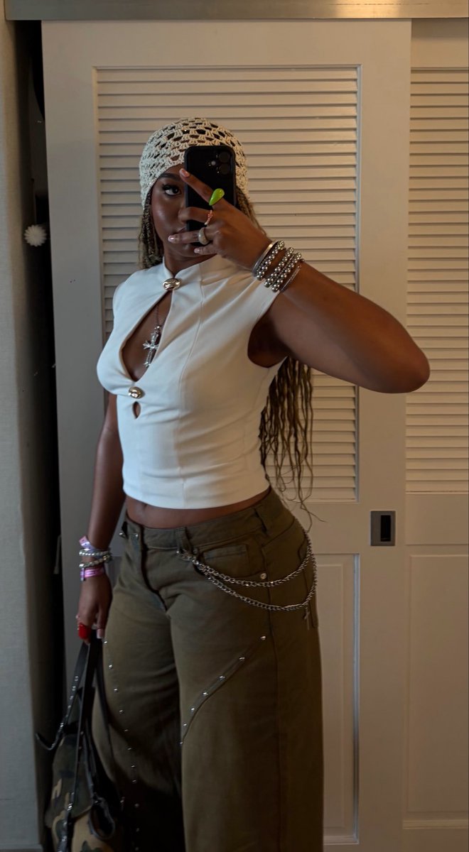 rahcooliee's tweet photo. ms put it on🦋 #afroplus https://t.co/yVNjU70nyf