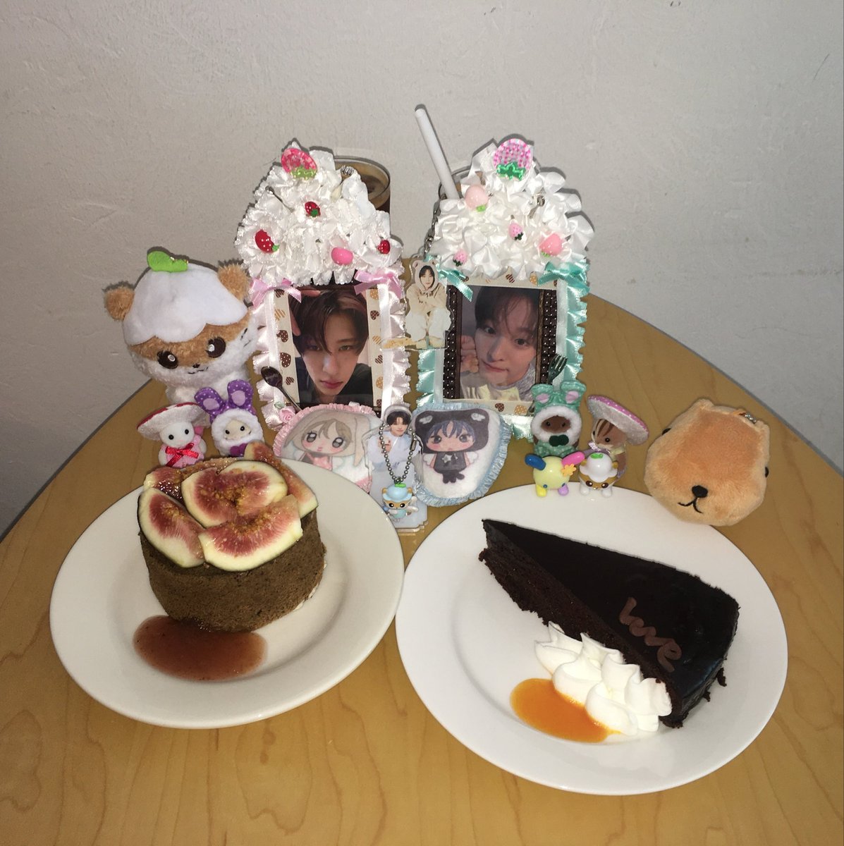 takeitanymore_'s tweet photo. 트친 서울놀러와서 망원 나들이 -⩊-♡ https://t.co/aL7QCqZKHT