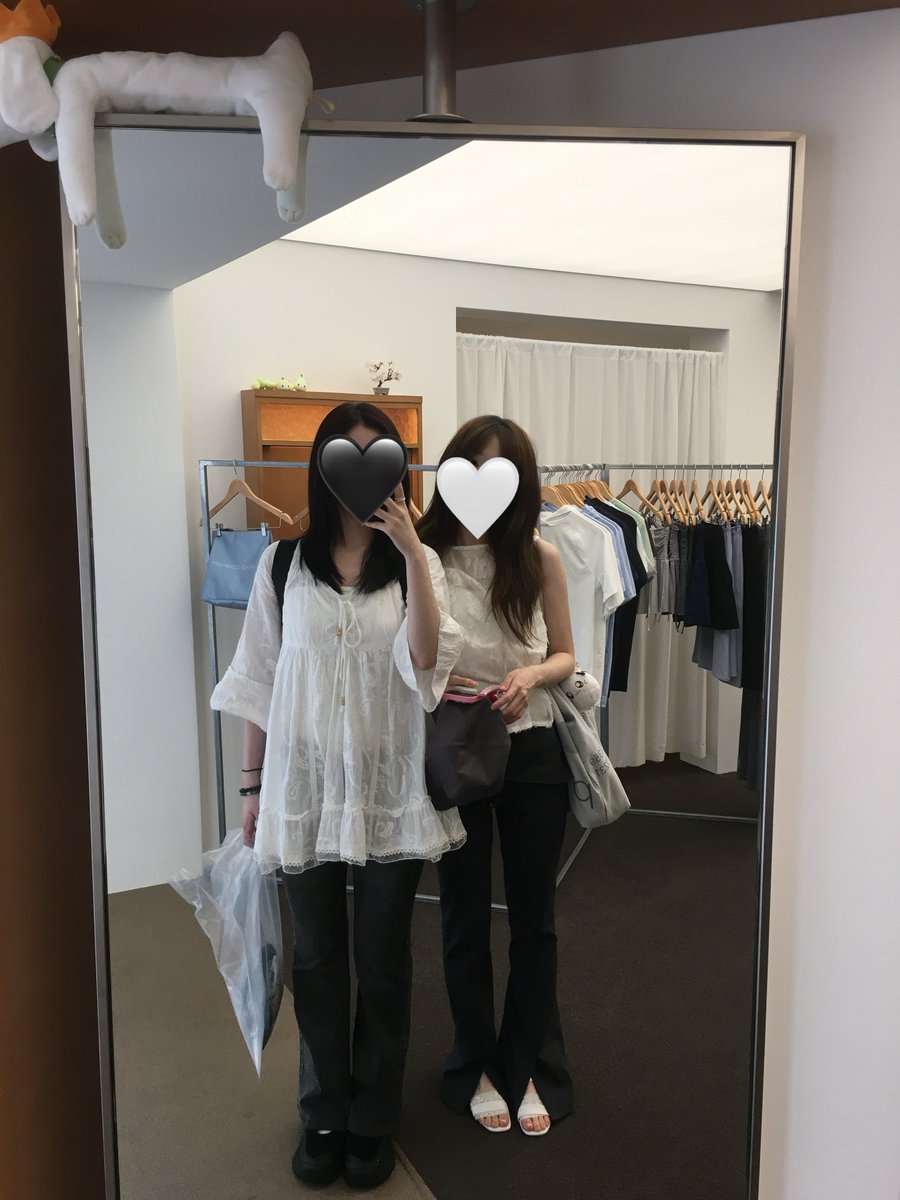 takeitanymore_'s tweet photo. 트친 서울놀러와서 망원 나들이 -⩊-♡ https://t.co/aL7QCqZKHT
