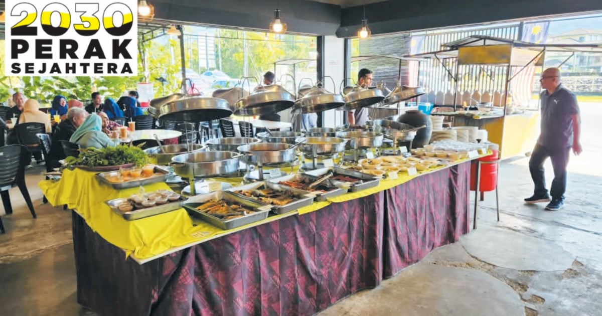 hmetromy's tweet photo. #taiping Sanggup meninggalkan kerjaya selesa sebagai pengurus restoran di sebuah hotel selepas 12 tahun, demi menggalas cabaran meneruskan perniagaan warisan keluarga yang diusahakan ibunya sejak 1982.
https://t.co/BTlENpopiw https://t.co/ylqz0WanS0