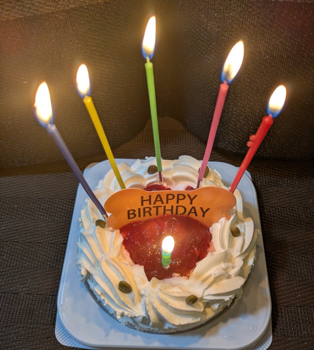 wanwankogen's tweet photo. 昨日は🐶の15歳のお誕生日🎂
ダイエットは一時お休みで🥩と🎂でお祝い

これからも元気で過ごしてね https://t.co/cgrfeQ11yE