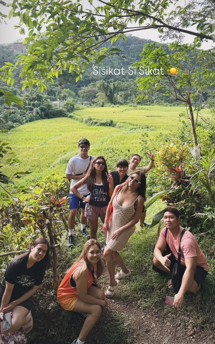 AizaCatipa66090's tweet photo. Pogi nung nasa likod, nakawhite sino siya? 😊 https://t.co/hQ8J3PeIcG