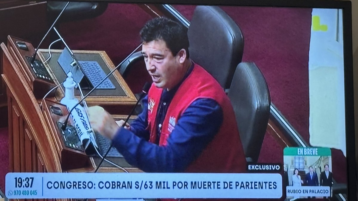 fabril72's tweet photo. MISERABLES 13 Congresistas cobraron 63 mil soles por fallecimiento de parientes. Informe de @Latina_Noticias expone lista de ex parlamentarios que pese a tener cobertura del seguro al 100% por sepelio usaron este “beneficio”. En total se gastaron 655 mil soles por muertos ajenos. https://t.co/vrpUihf63I