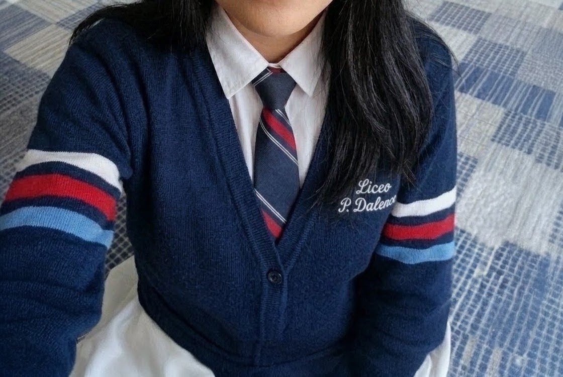 Alexandraptz's tweet photo. Aprovechando que aún lo tengo hare unas fotitos así t gustan ??? Así para decirles a mis amigas más 🤭🤭🎒 #fyp #liceo https://t.co/9v9LDZ9DJM