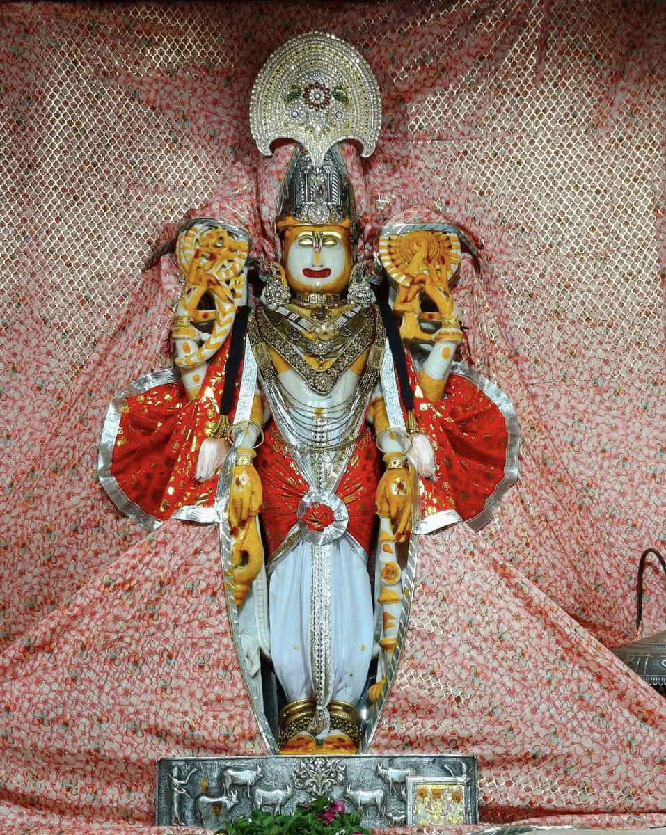 Sunil_Congress's tweet photo. 🌹🙏🏼 जय श्री कल्याण 🕉️ 🌹

🔱⚜️ 11 सितम्बर 2026🌸

🌷🌹दिन शुक्रवार 🌸🌺

💐💐रौद्र संवत्सर 2083💥🌞

💐 भाद्रपद कृष्ण अमावस्या🌸🌺डिग्गीपुरी श्री कल्याण जी महाराज श्रृंगार झांकी दर्शन 🌺

 श्री कल्याण जी महाराज की कृपा आप सभी पर सदैव बनी रहे 🌹🌹🙏🌹🌹 https://t.co/4NG2fiVLuY