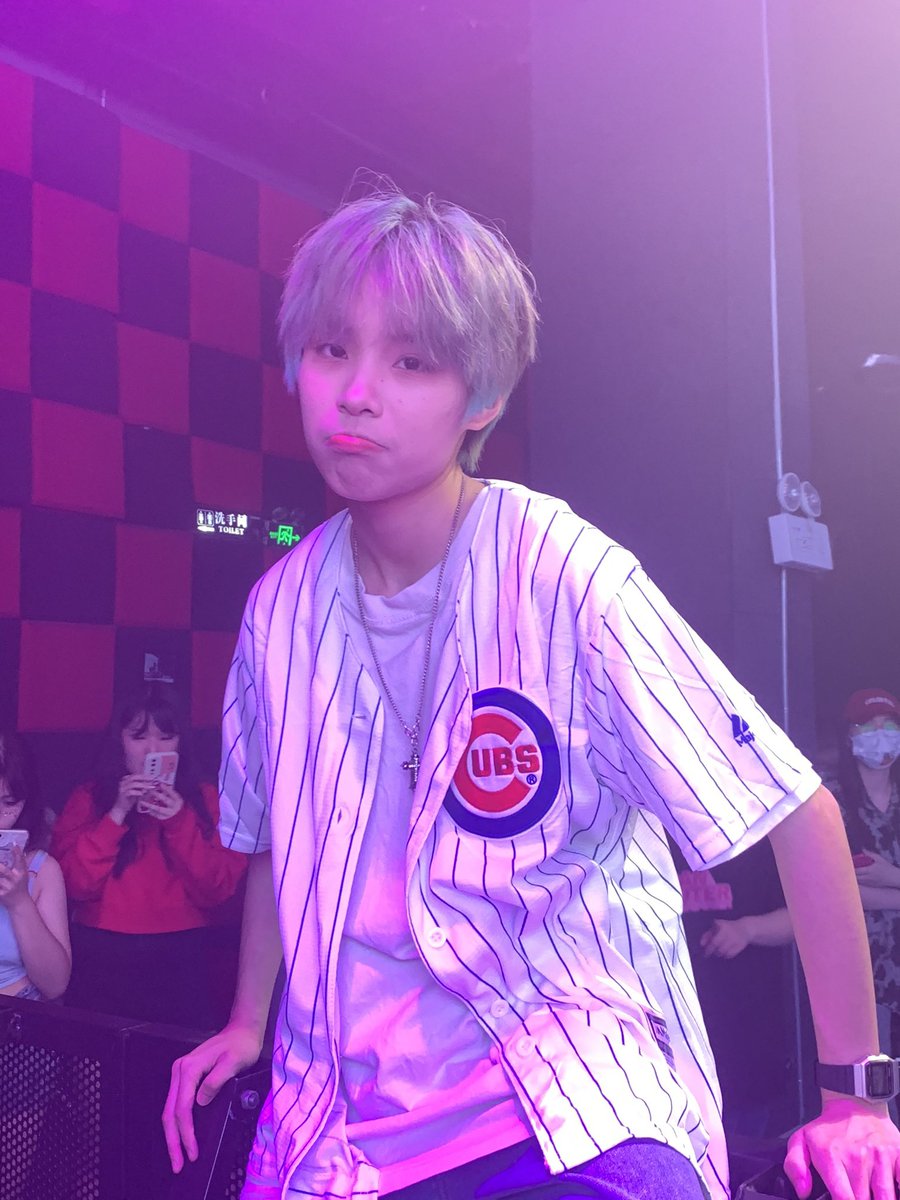ynchn173111's tweet photo. 还有人看到吗 
#wlw #les #拉拉 #女同 #女同性恋 https://t.co/Eqfg9SNvtI