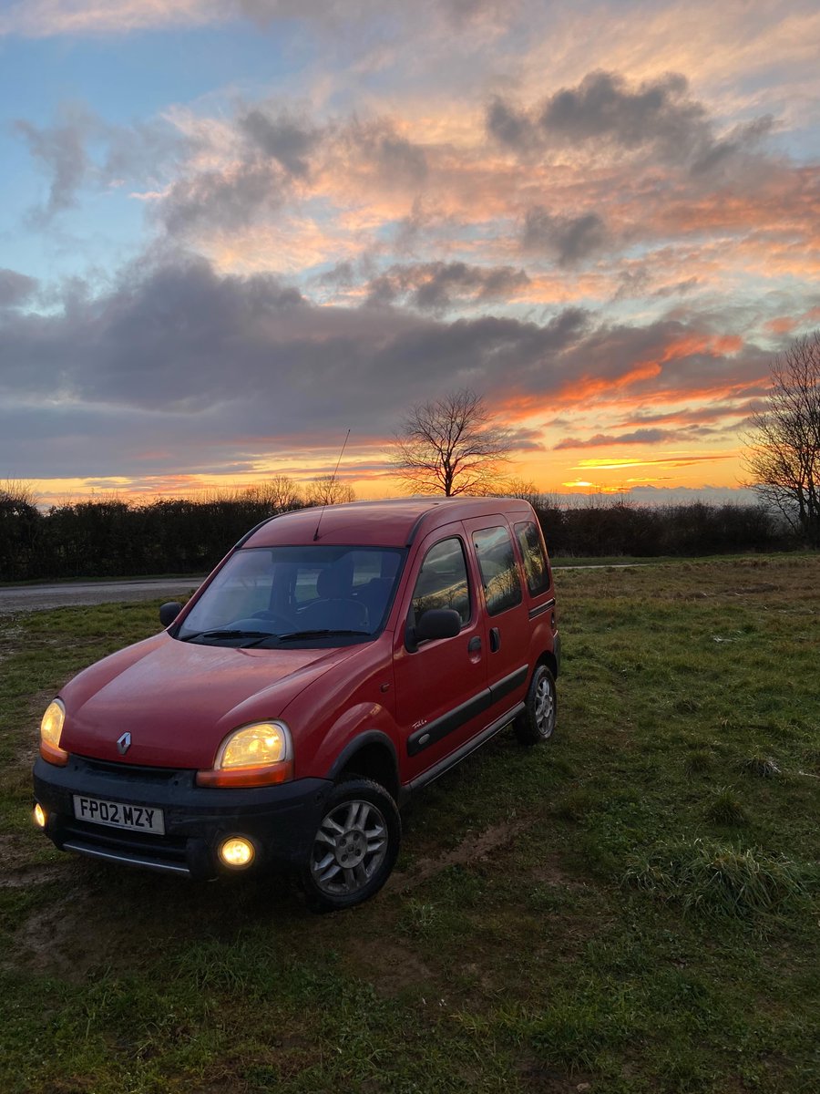 debramoore73404's tweet photo. Throwback to when I convinced my parents to replace their reliable CR-V with a 4x4 French van. Our Renault Kangoo Trekka became family. After my 2022 crash, it was the only car I could travel in comfortably. RIP FP02 MZY, 2002–2024. https://t.co/rg1pizdJB6