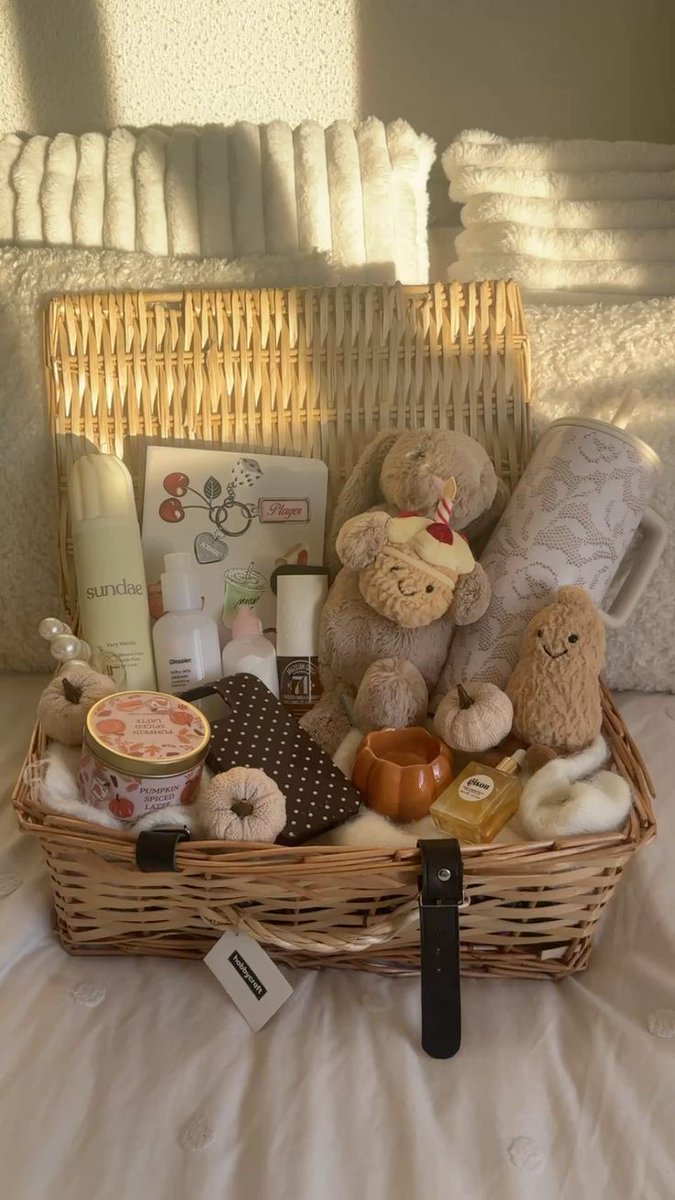 dmdbbnyc_'s tweet photo. 6: this one is a bit obscure but whenever you get something, store it away so that when you reach ur big goal you can make your self a cute basket https://t.co/KlltVplSRu