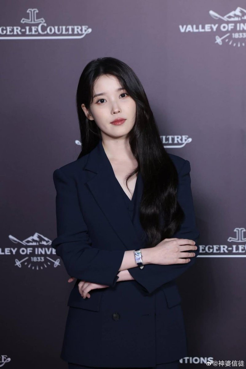 0nyourminee's tweet photo. CEO MODE
#Wanseong

the husband                         the wife https://t.co/u07Y8HALW5