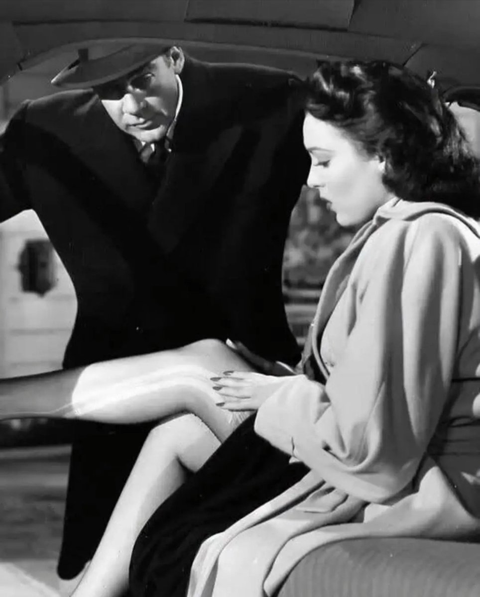 Lompac2026's tweet photo. Paul Douglas & Linda Darnell are seen here in a production still from their film, A Letter to Three Wives (1949)
#PaulDouglas #LindaDarnell #Hollywood #OldHollywood #ALettertoThreeWives #ClassicFilms #HollywoodStars https://t.co/3zbVEHe3jy