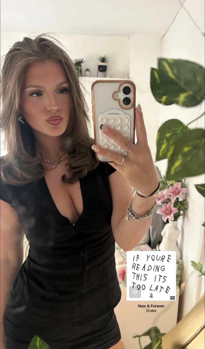 mysisterissexy's tweet photo. A slutty chav submitted via DM.

What do you rate her and would you fuck her?

#goontothis #goontoher #wankchat #UkChav #sluttychav #britishgirl #sexy https://t.co/raep2dsFvo