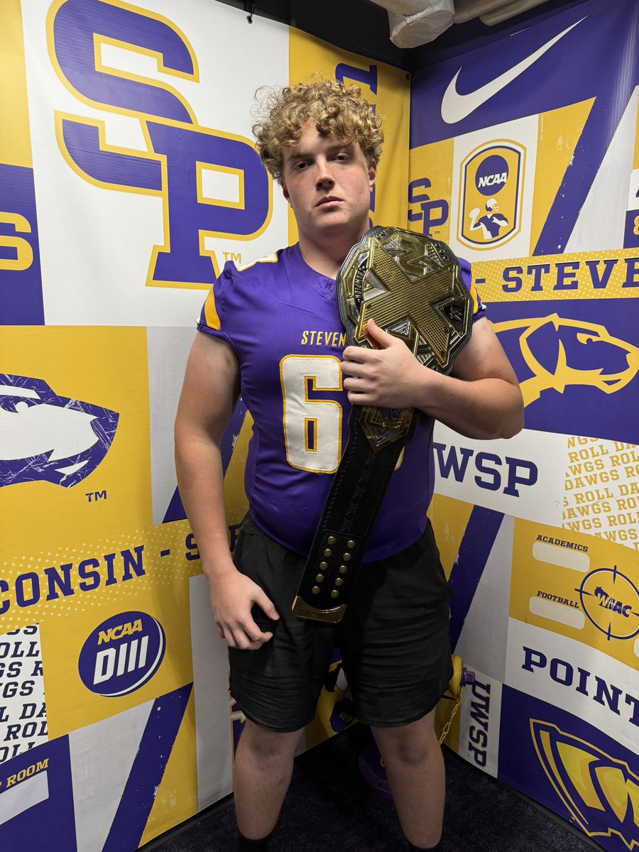 UWSPFootball's tweet photo. Your Scout Team Players of the Week 💪

Lightweight Player of the Week:
Diego Gonzalez (West Bend West)

Heavyweight Player of Week:
Sam Granger (Marshfield)

#AboveTheLine | #DawgDNA🧬 https://t.co/Jx7zG5J3FA