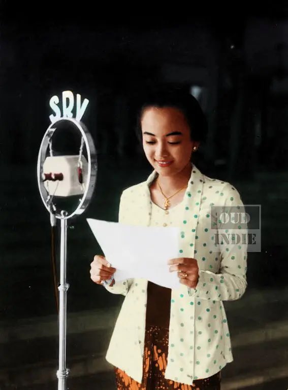 itsufika's tweet photo. Siapa sih wanita yang berani menolak Bung Karno, Sutan Sjahrir, Sultan Hamengkubuwono IX, dan Kolonel GPH Djatikusumo?

This is Gusti Nurul.

Baginya, “perempuan terhormat tak seharusnya menikahi pria yang sudah beristri, dan perempuan berpendidikan tinggi tidak seharusnya melukai hati perempuan lain.”

Prinsip itu bukan sekadar ucapan. Dalam buku Mengejar Kebahagiaan karya Ully Hermono, Gusti Nurul diceritakan begitu teguh memegang prinsip untuk tidak dipoligami. Bahkan ia pernah berkata, “aku takut tak bisa tidur karena dimadu.”