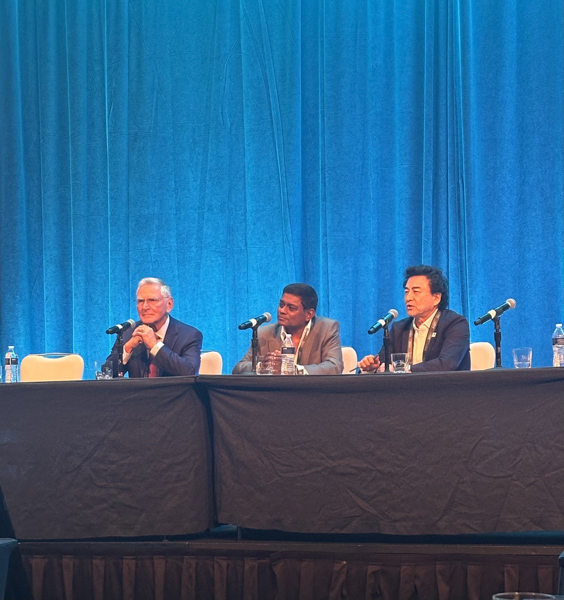 ForSpine's tweet photo. Past Wisdom, Future Vision.

It’s more than the theme of #SMISS26, it’s part of today’s opening scientific program!

We’re closing the first session with a conversation with SMISS Founders reflecting on where MISS has been, how the field has evolved &amp; where it may be headed next. https://t.co/taHFYb5dCb