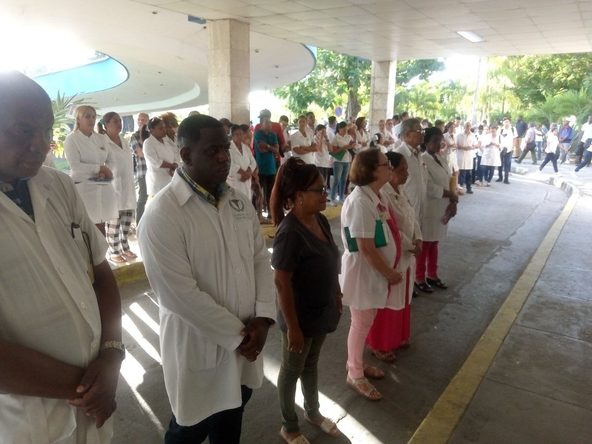 ServCirugia's tweet photo. Hoy desarrollamos el matutino, el servicio de Cirugía General, donde se reafirmó la voluntad del personal médico y paramédico de seguir avanzando a pesar de las carencias en sector secundaria a la asfixia económica y bloqueo energético del gob. EEUU. https://t.co/riBiWSlVPI
