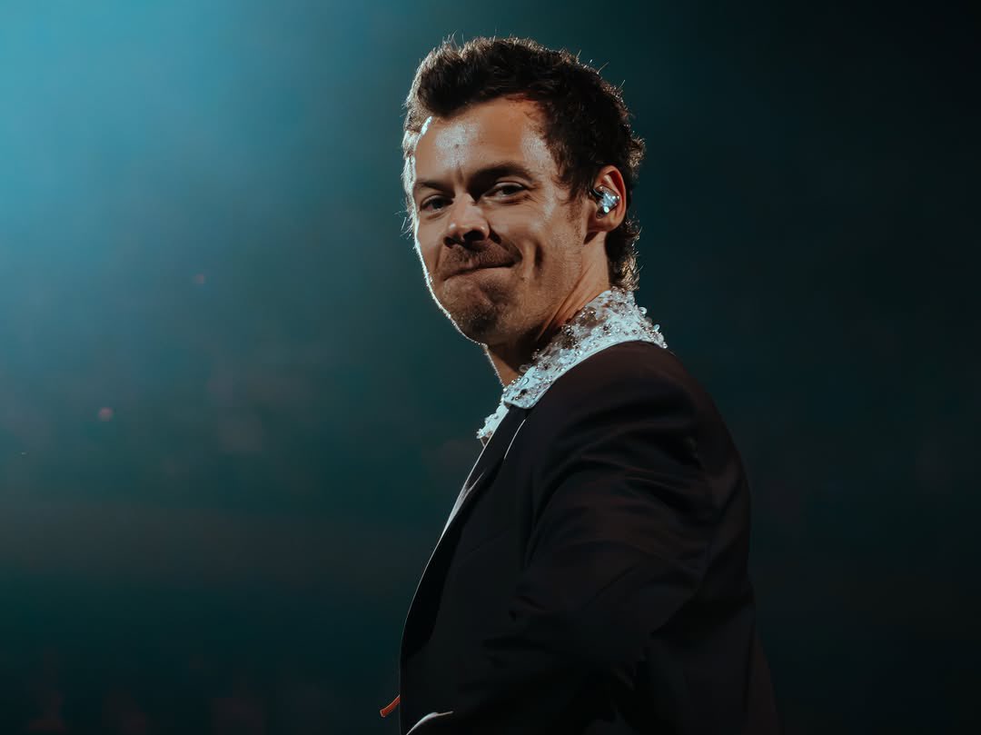 hsdtogethertour's tweet photo. Harry on stage at Madison Square Garden in New York City - 9 September

📸 Mati Ficara https://t.co/yrlfjNd6xD