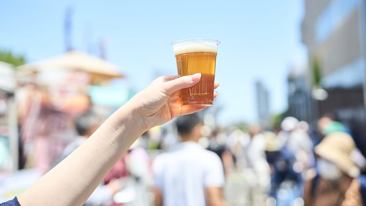 event_checker's tweet photo. 🍺小金井でクラフトビールを飲み比べ！

「小金井ビールフェスティバル」開催

多摩地域を中心に11のクラフトビール事業者が集結

ソーセージ、牛串、燻製おつまみなど
ビールと相性の良い地元グルメと一緒に楽しめます🍖 

📅 本日 9/11(金)-13(日)
📍武蔵小金井駅前
🎟 入場無料

→ https://t.co/jP6a3aUyzM