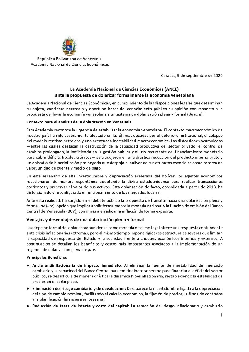 ElNacionalWeb's tweet photo. #10Sep | La Academia Nacional de Ciencias Económicas (@ANCEVenezuela) considera que Venezuela 🇻🇪 necesita estabilizar su economía, pero advierte que la dolarización 💵 plena no resolvería por sí sola los desequilibrios fiscales ni permitiría al país responder con flexibilidad a futuras crisis.

La institución evaluó los beneficios y costos de sustituir el bolívar como moneda nacional. Aunque reconoce que el esquema podría contribuir a contener la inflación, sostiene que su implementación exigiría condiciones macroeconómicas e institucionales que actualmente deben ser construidas.

🔗 Lea más en https://t.co/r1PVzdovl8