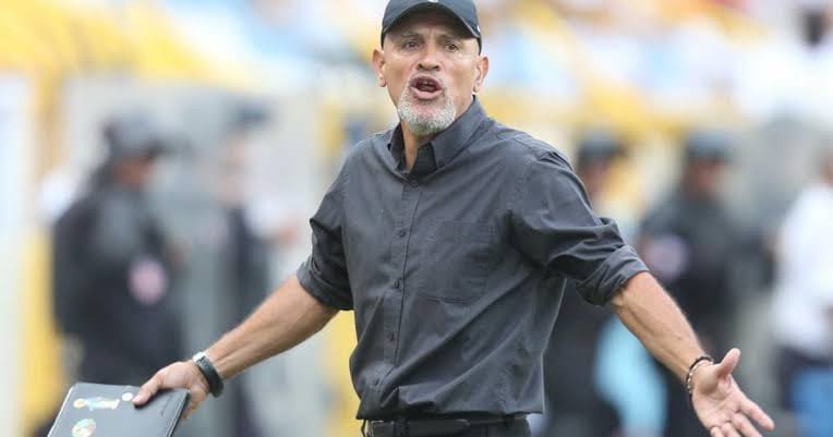 bazucaback's tweet photo. Roberto Gamarra confirma desde Paraguay que es el nuevo entrenador de Atlético Balboa. Su asistente será el nacional Godofredo Zelaya https://t.co/SOFSYykDsL