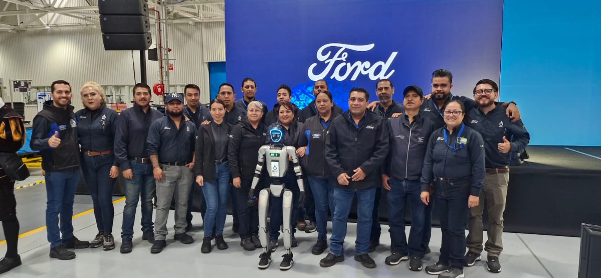 CuadroNoticias's tweet photo. CTM Guanajuato @CTM_GTO @CTM_MX  acompaña a trabajadores de la planta @Ford  Irapuato a Momentos Ford + https://t.co/s4Vp3gHSak https://t.co/Qv40cAtqEI