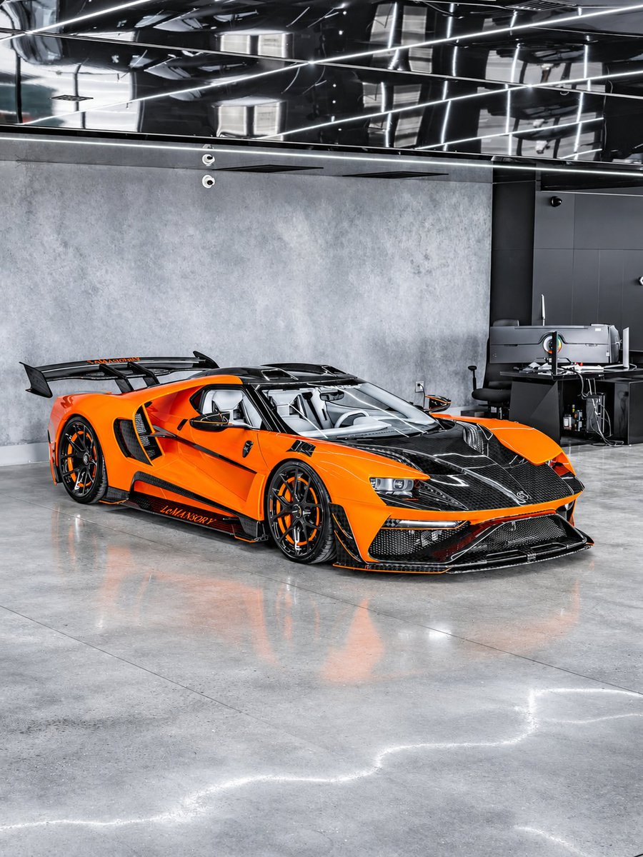 TorqueSociety's tweet photo. Ford GT by LeMansory. V6 3.5L EcoBoost biturbo llevado hasta unos brutales 700 CV y 840 Nm. Carrocería ensanchada en fibra de carbono, aerodinámica extrema y producción limitada a solo 3 unidades.

#FordGT #Bogotá #Medellín #Barranquilla #Ibagué https://t.co/GpcMjwAKKb