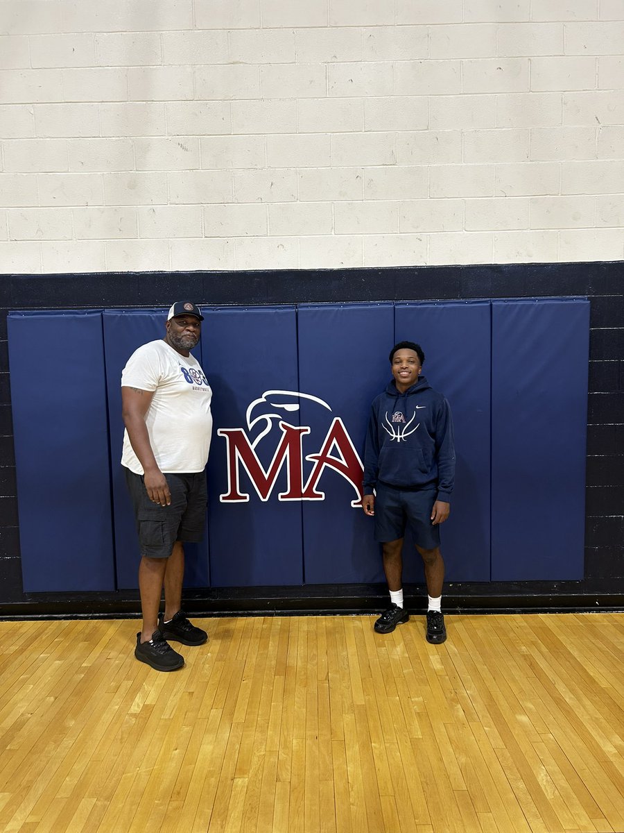 jayjaythebucke's tweet photo. Thank you @coachwaller from South Carolina State for stopping by today !! https://t.co/pOwAHIXTis