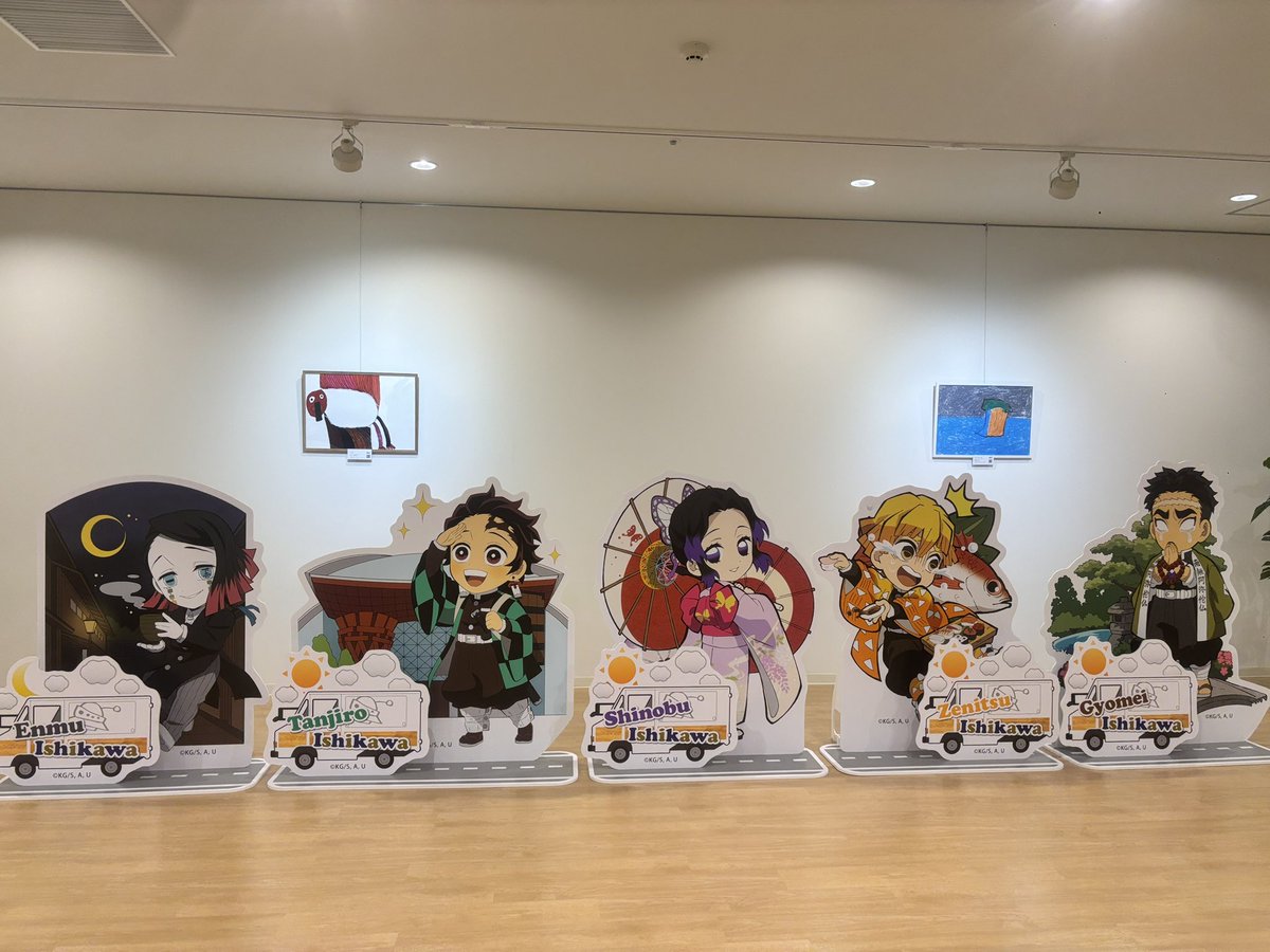 smh_a3's tweet photo. いつも買う加賀ほうじ茶使っててうまうまでした！🥤制限無し缶バ20限アクスタ20限です。仕事に戻りますのでDMは帰ってからになります！フォロワーさんとお約束分は無事に出ましたので纏めてご報告！ただ！ｺﾝﾌﾟ出来なかった😭 https://t.co/PAzG9f7lqE