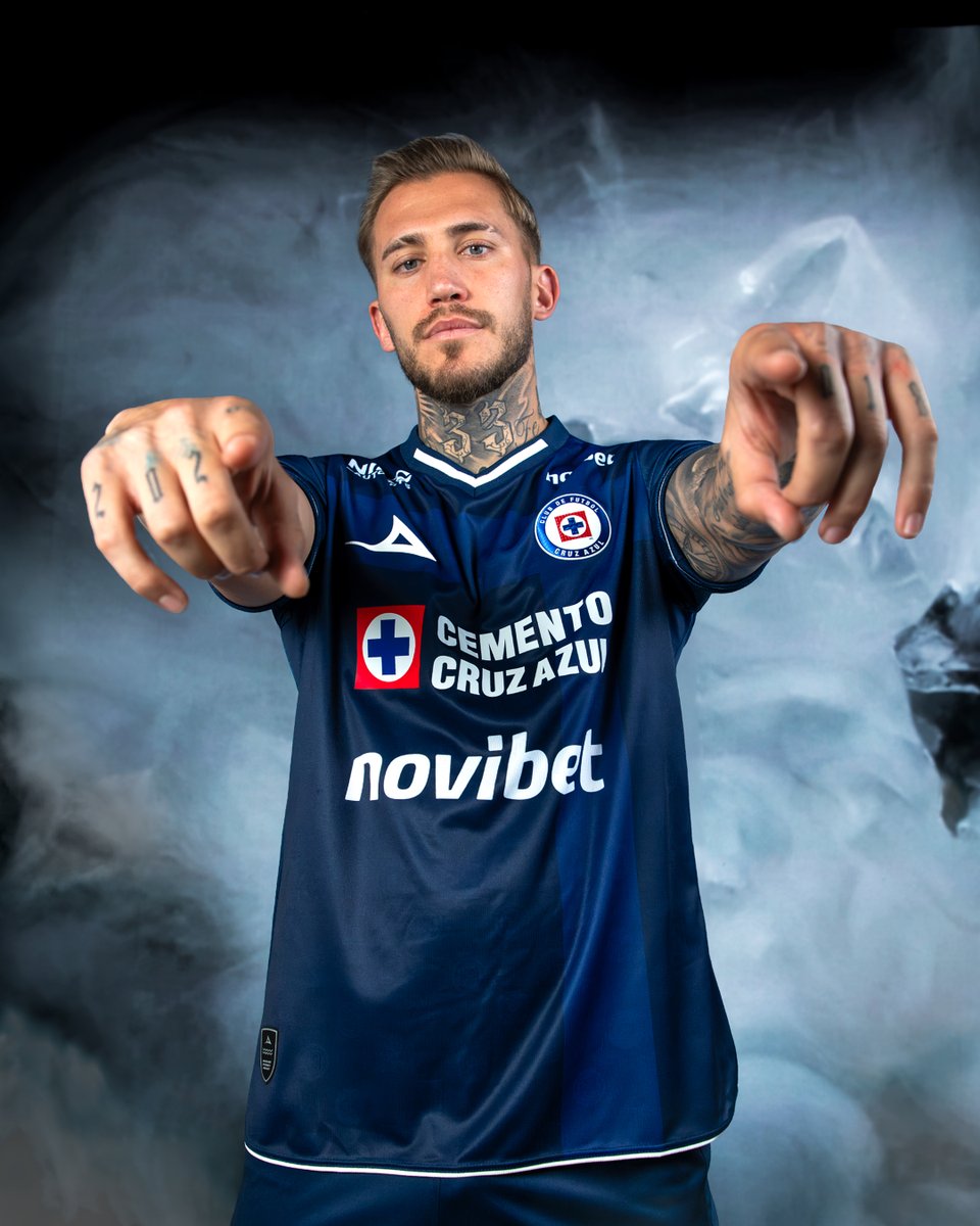 Pirma_Oficial's tweet photo. Más que un jersey alternativo, es la armadura de los #CELESTialES. 💙✛ La cruz lidera e impone en cada momento; lista para aquellos que juegan con el toque celestial, el alma y la grandeza. ✨🚂

Consigue tu jersey online en:
🔗 https://t.co/JbeTQ0mn1w | https://t.co/AKzrWPIHZa | https://t.co/y9UpGlEiTx
A partir del viernes 11 de septiembre en:
📍 Tiendas PIRMA | Tienda La Noria.

#PirmaFútbol | #AzulDePorVida | @CruzAzul