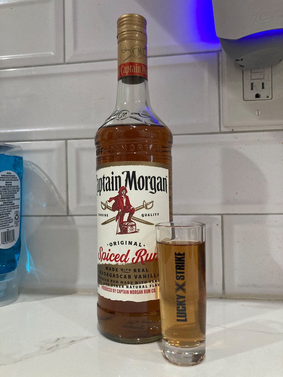 _mugmun_'s tweet photo. taking a shot tonight for those who couldn’t 

rest in piss charlie https://t.co/VKrEdJuS6m