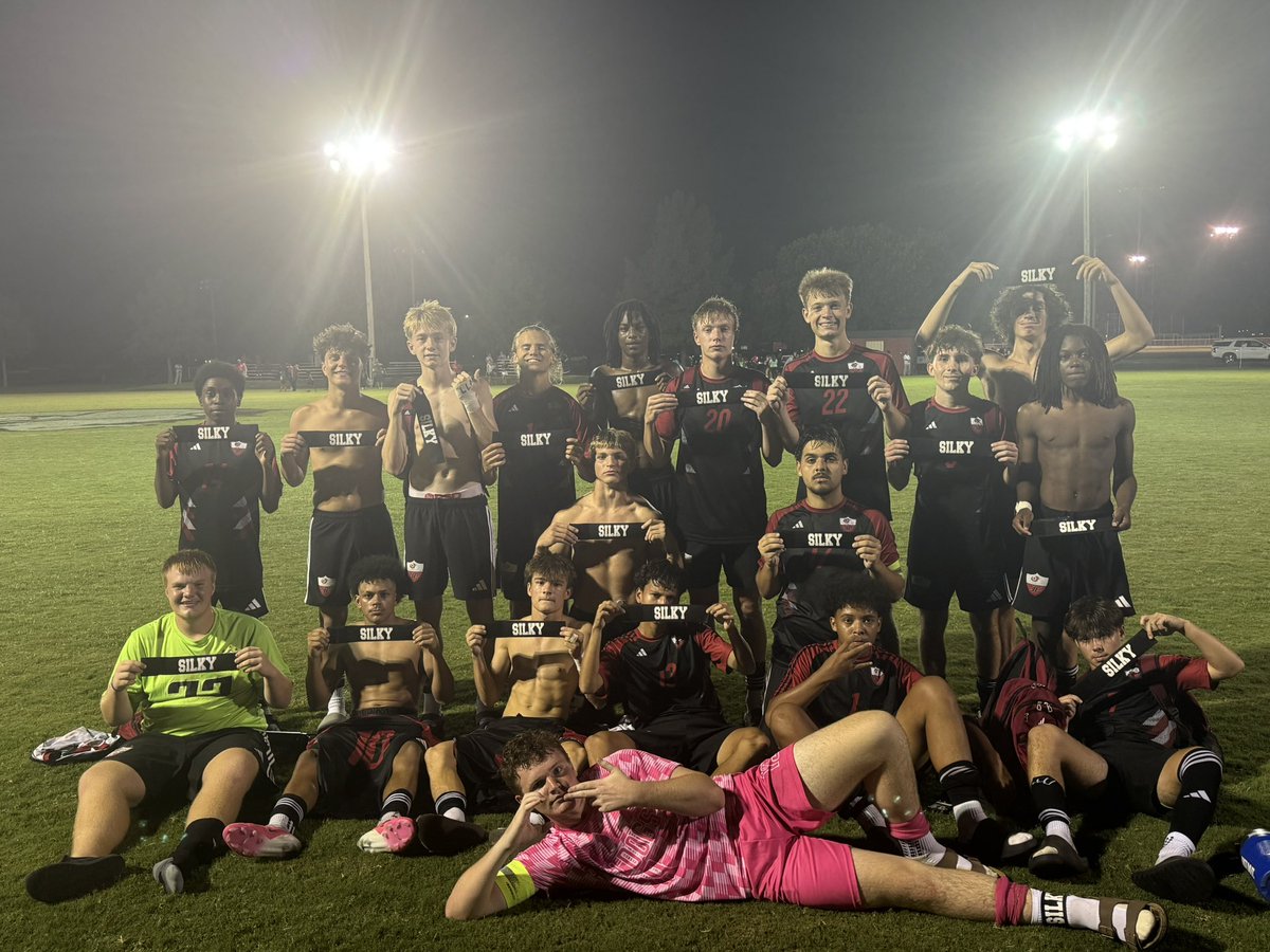 SikestonSoccer's tweet photo. Sikeston 4, Carbondale 2. 

J. Johnson: 2G, 1A
K. Branson: 1G, 1A
K. Jackson: 1G
N. Grimes: 1A, 10 🧤

#Vamos https://t.co/A2Mm0mAVDU