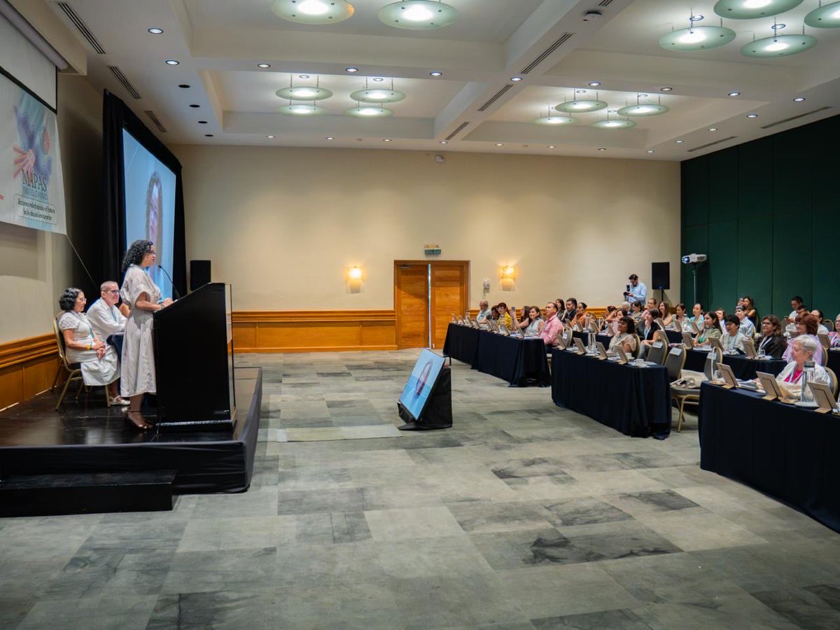 UAN_Oficial's tweet photo. ¡Mujeres líderes de la educación superior trazando nuevos mapas de colaboración, igualdad y transformación universitaria!👩🏻‍💻🙌🏼

Se inauguró en Nuevo Nayarit, el V Encuentro de Rectoras "Mapas para el cambio. Rectoras redefiniendo el futuro de la educación superior”. https://t.co/pVBsl9mfc2
