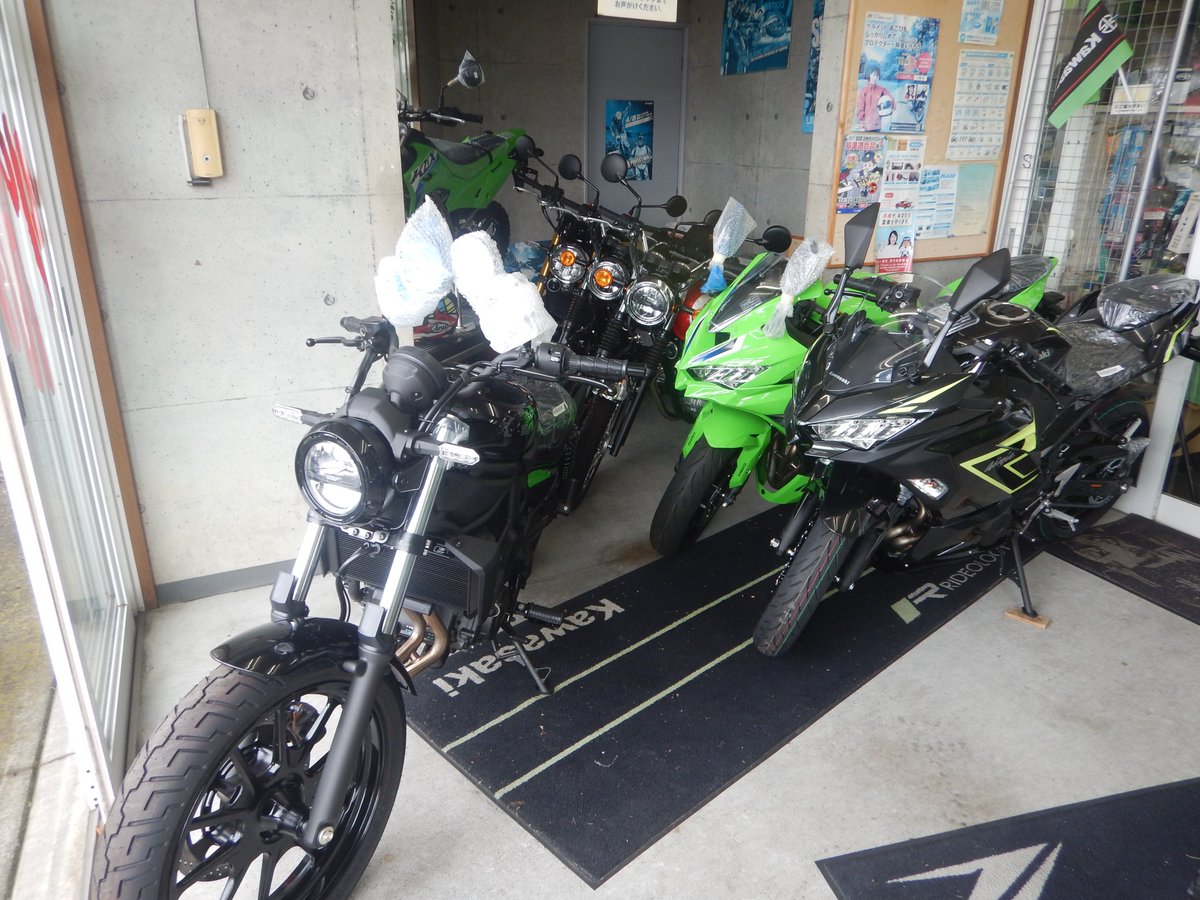 limegreen3107's tweet photo. またまたイベントのご案内です😊１０月１２日｛ライムグリーンライディングスクールｉｎ群馬県自動車教習所」開催❣お申し込みの早割は１０月４日までです📝
９月２３日開催の「ライスク」もよろしくお願いします。
モトハウス・ライムグリーンは本日も元気いっぱい営業中です🈺　＃カワサキ　＃バイク https://t.co/XoWlNcYJ8W