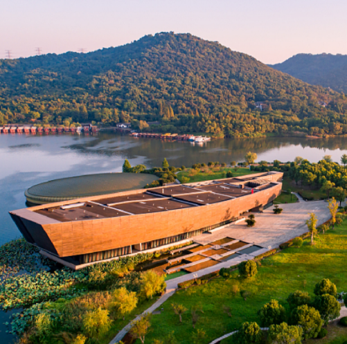 iXiaoshan's tweet photo. Moscow friends, ready to travel back 8,000 years?
In Xiaoshan, Hangzhou, the Kuahuqiao Site opens a window onto life some 8,000 years ago. Its star discovery? The "First Canoe of China," one of the world's oldest known dugout canoes. 🛶
Come meet ancient China in Xiaoshan. https://t.co/Ag4rcSfiDG