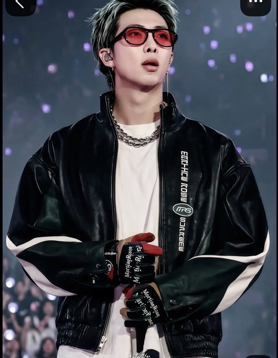 blkaim's tweet photo. @AboutMusicYT #HAPPYRMDAY
#HappyBirthdayRM
#HappyBirthdayNamjoon
#JoonieverseDay
#MuseOfWorldRM
#BeyondTheVerseRM
#AutumnBloomRM
#WorldLovesRM
#WeLoveRM
#OurJoyRM https://t.co/tDoZAA5LzJ