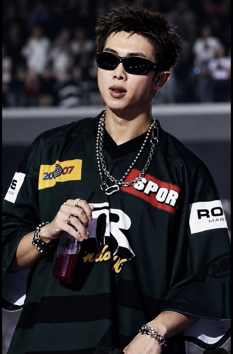 blkaim's tweet photo. @AboutMusicYT #HAPPYRMDAY
#HappyBirthdayRM
#HappyBirthdayNamjoon
#JoonieverseDay
#MuseOfWorldRM
#BeyondTheVerseRM
#AutumnBloomRM
#WorldLovesRM
#WeLoveRM
#OurJoyRM https://t.co/tDoZAA5LzJ